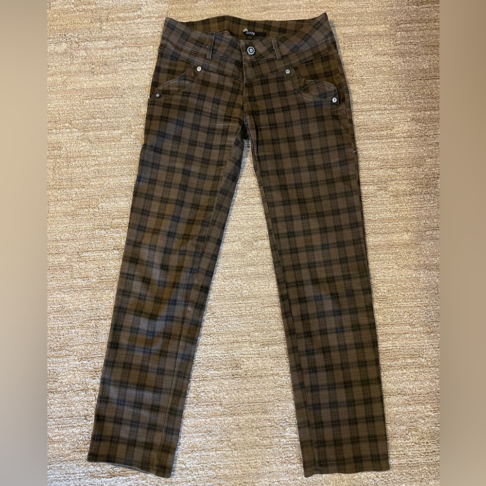 Plaid pant, excellent for fall